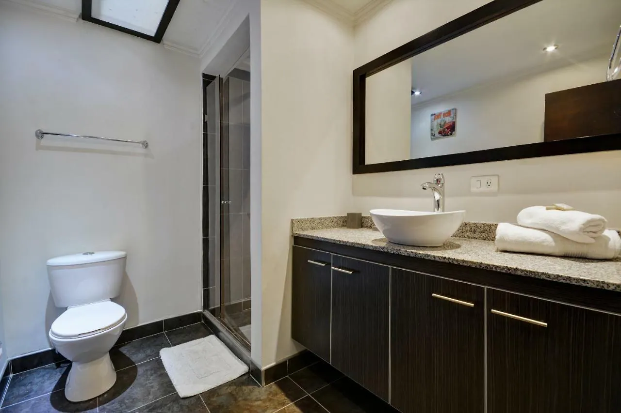 Poblado Suites By Lifeafar Medellín Apartman