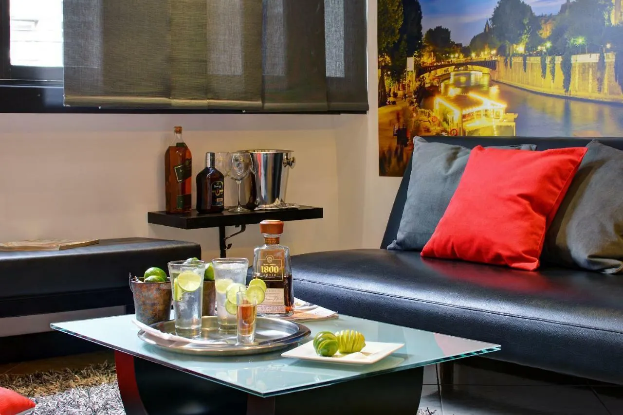 Apartman Poblado Suites By Lifeafar Medellín