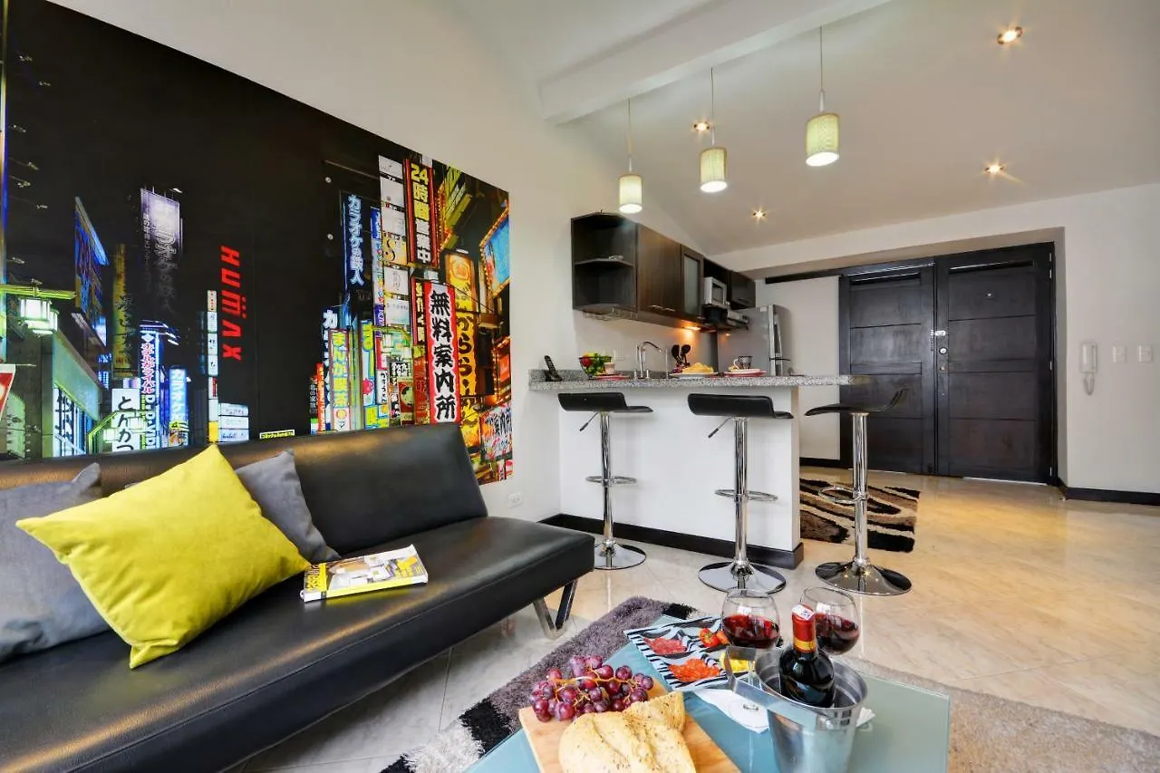 Poblado Suites By Lifeafar Medellín 0*,
