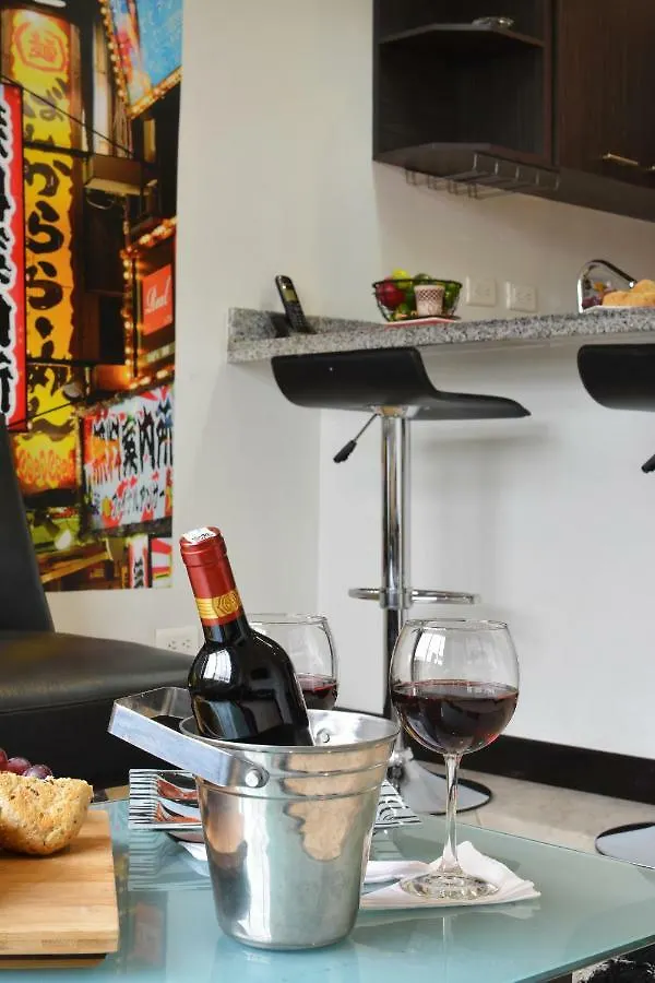 Poblado Suites By Lifeafar Medellín Apartman