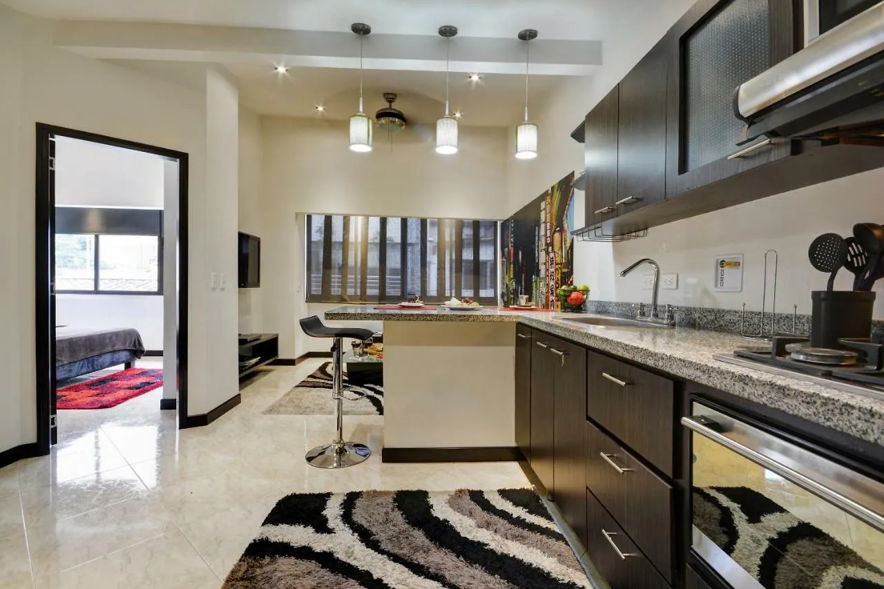 Poblado Suites By Lifeafar Medellín